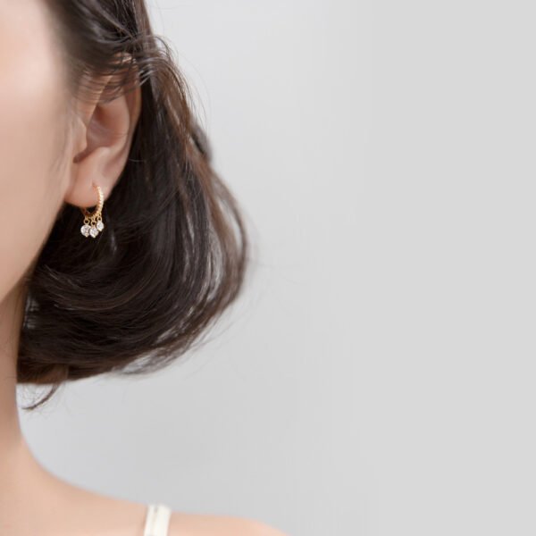 S925 Silver Ear Clip Diamond Inlaid Short Ear Ring - Image 2